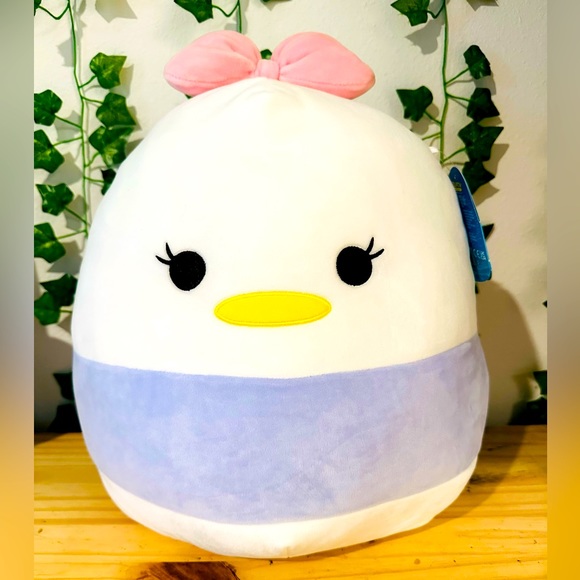 Disney Daisy Squishmallow - Picture 1 of 3